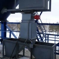 В марте завершен ввод в действие опытной партии новых дозаторов лоткового типа для загрузки кварцевым песком железнодорожных вагонов-хопперов